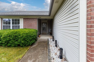9745 Claymore Dr, Fishers, IN 46038 - photo 2