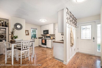 5636 Ellendale Dr, Lansing, MI 48911 - photo 5