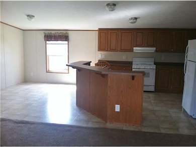 Kitchen Spacious eat-in kitchen!!