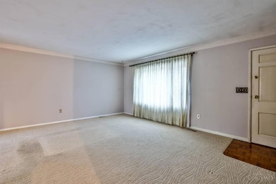 1021 Newcastle Dr, Cincinnati, OH 45231 - photo 7