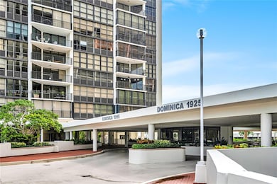 Valet area, drop-off and pick-up areas on the lobby floor