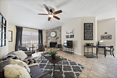 11017 Sacaton Dr, Houston, TX 77086 - photo 4