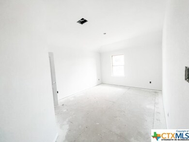 546 Jefferson Dr, Kyle, TX 78640 - photo 5