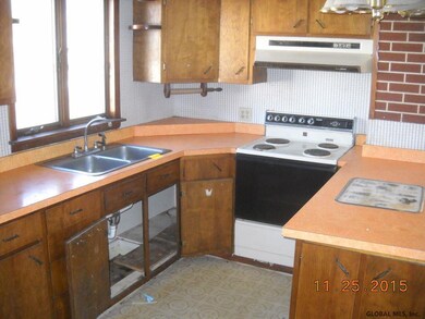 10 Donnelly Dr, Rensselaer, NY 12144 - photo 3