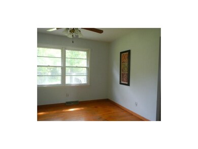 9435 Haskins St, Lenexa, KS 66215 - photo 6