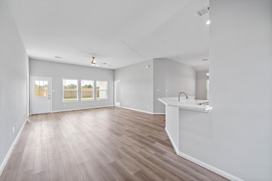 8202 James Franklin St, Houston, TX 77088 - photo 4