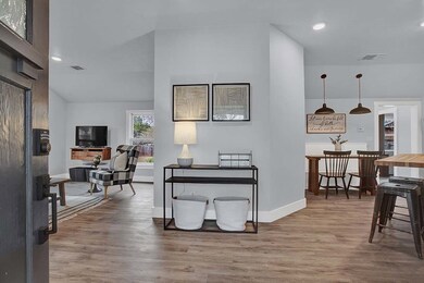 614 Fulton St, Fredericksburg, TX 78624 - photo 4