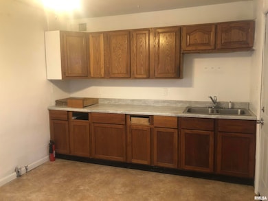 1605 W North Grand Ave, Springfield, IL 62702 - photo 5