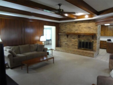 301 W Louella Dr, Hurst, TX 76054 - photo 4