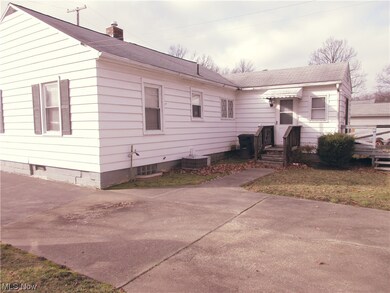 1723 E 29th St, Ashtabula, OH 44004 - photo 2