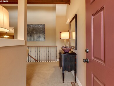 Living Room/Entrance