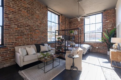 112Market-12