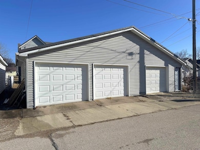 814 S 2nd St, Guttenberg, IA 52052 - photo 3