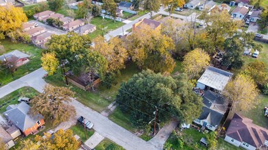 3146 Crandon St, Houston, TX 77026 - photo 7