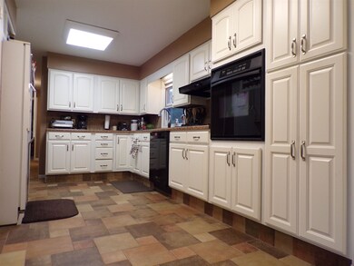 804 N Metts St, Ossian, IN 46777 - photo 3