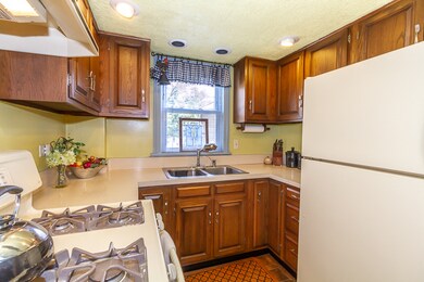 1513 Bristol Ave, Westchester, IL 60154 - photo 3