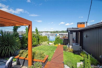 1911 E Day Island Blvd W, University Place, WA 98466 - photo 3