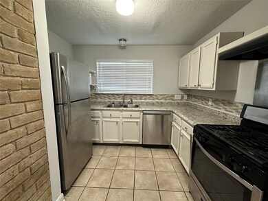 3422 Sandbrook Dr, Houston, TX 77066 - photo 3