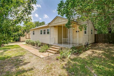 617 SW 3rd St, Grand Prairie, TX 75051 - photo 2