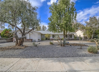 1716 Chapman Dr, Las Vegas, NV 89104 - photo 2