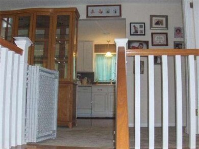 35 Maverick Dr, Mansfield, MA 02048 - photo 3