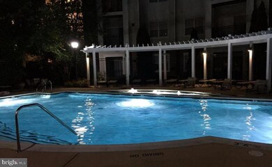 12945 Centre Park Cir unit 405, Herndon, VA 20171 - photo 5