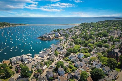 8 Tucker St, Marblehead, MA 01945 - photo 4