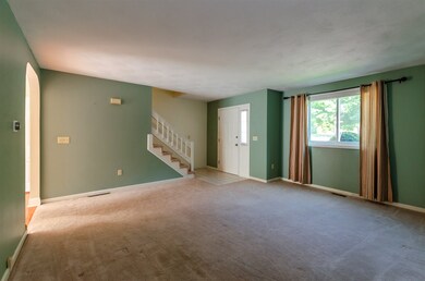 6 Standish Way unit 3, Amherst, NH 03031 - photo 3