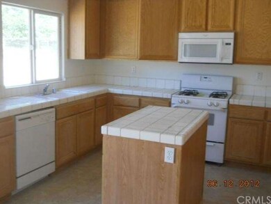 14315 Meadow Grove Dr, Victorville, CA 92395 - photo 4