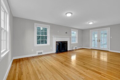 73 Wetherbee Rd, Waltham, MA 02453 - photo 6