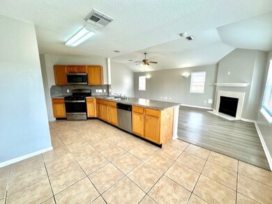 3520 Whitestone Dr, Pearland, TX 77584 - photo 5