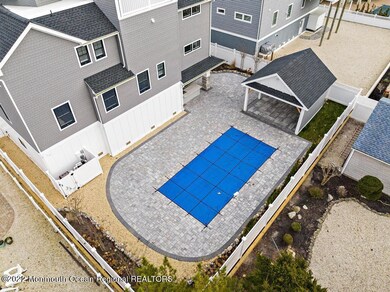 12x25 Gas-heated Salt-water Pool