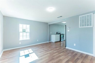 108 Monroe St, Cleburne, TX 76033 - photo 3