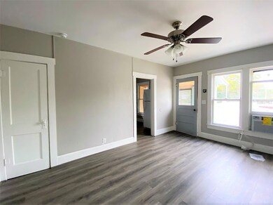 812 14th St N unit A, Saint Petersburg, FL 33705 - photo 2