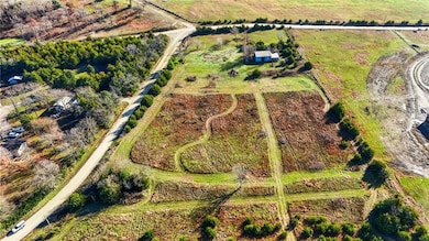 1587 N 450th Rd, Baldwin City, KS 66006 - photo 3