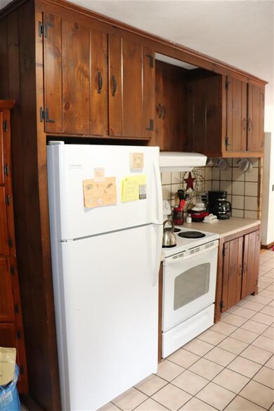 8 Pond Rd, Bellows Falls, VT 05101 - photo 2