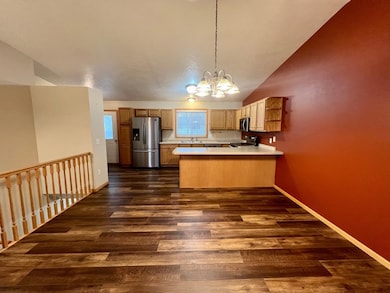 2138 14th St NW, Minot, ND 58703 - photo 3