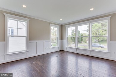 8224 Colby Ct, Vienna, VA 22180 - photo 5