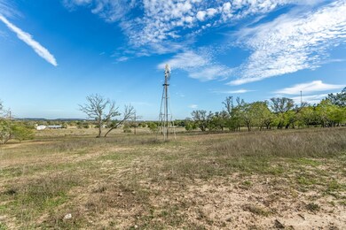 288 Royal Oaks Loop unit 10, Fredericksburg, TX 78624 - photo 5