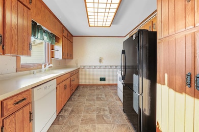 W6807 W Grove St, Fond Du Lac, WI 54937 - photo 2