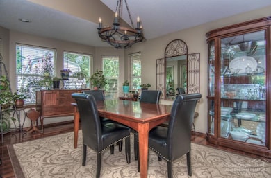 2353 SW Salmon Ave, Redmond, OR 97756 - photo 7