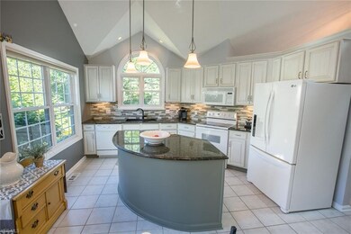 909 Grand View Ln unit 909, Aurora, OH 44202 - photo 4