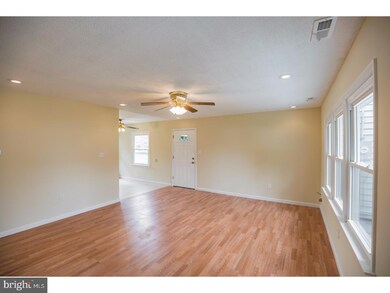 21 Poplar Ln, Willingboro, NJ 08046 - photo 4