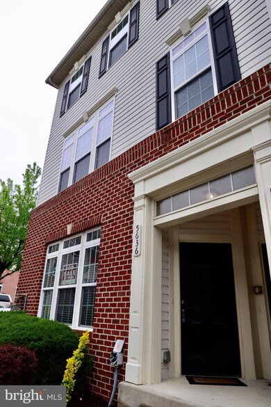 5636 Virginia Ln unit 37, Oxon Hill, MD 20745 - photo 2