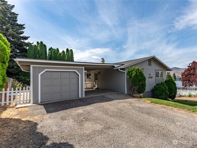 1710 7th St NE, East Wenatchee, WA 98802 - photo 2