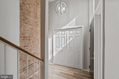 1476 Greenmont Ct, Reston, VA 20190 - photo 5