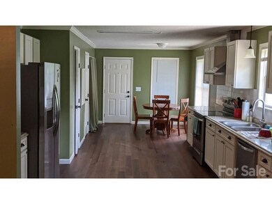 27 Sugarloaf Ln, Hendersonville, NC 28792 - photo 4