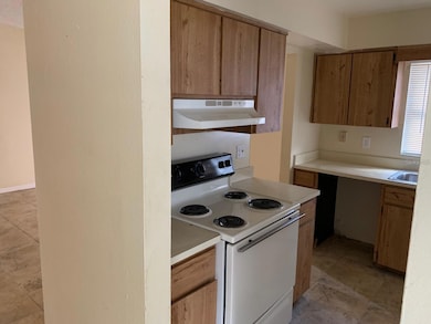 2556 Chestnut Woods Dr, Lakeland, FL 33815 - photo 2