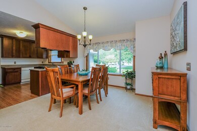266 Fairway Ct-7