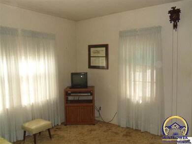 1723 SW Randolph Ave, Topeka, KS 66604 - photo 7